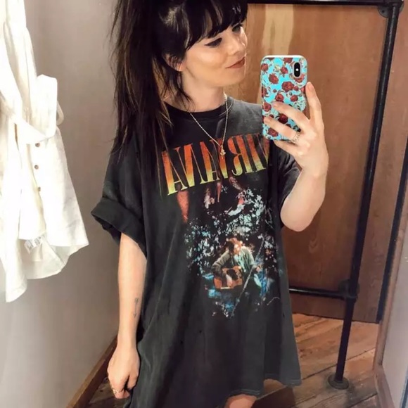 Oversized Nirvana Concert Vintage Band Graphic Tee - Picture 4 of 11